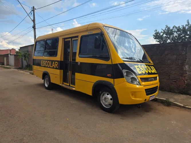 Micro Iveco 70c17 em perfeito estado de conservação 