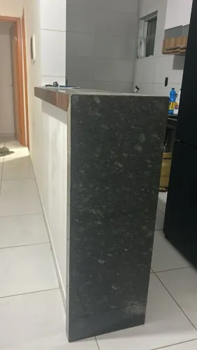 Bancada de mármore 1.35cm ,1.15 Alt e 0.40 de largura