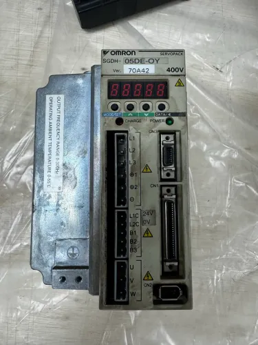 Servo Motor + Driver Yaskawa 300W SGMAH-03DAA SGDH-05DE 400V