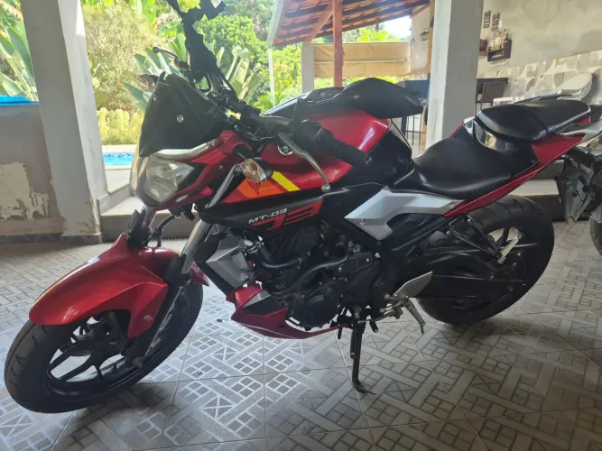 Moto Yamaha MT-03 2017