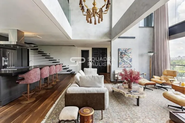 Apartamento duplex com 245m², 3 quartos e 4 vagas em Moema Pássaros.