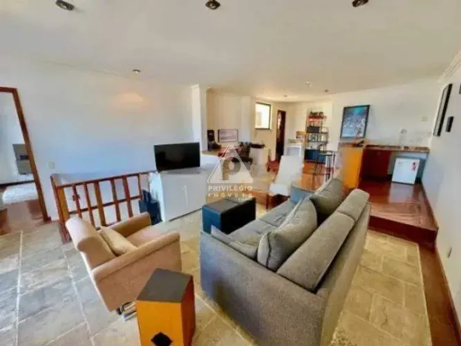 Apartamento Duplex com Vista Mar e Cristo Redentor Terraço Gourmet, 3 Quartos e 1 Vaga!