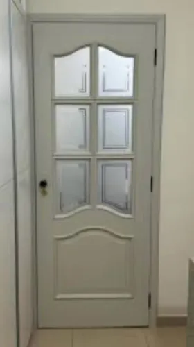 Porta maciça de 2,10x0,82 com vidro, e chave com batente e guarnição