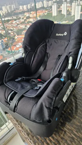 Carrinho de bebê, bebê conforto, cadeirinha de carro, moisés - Safety First