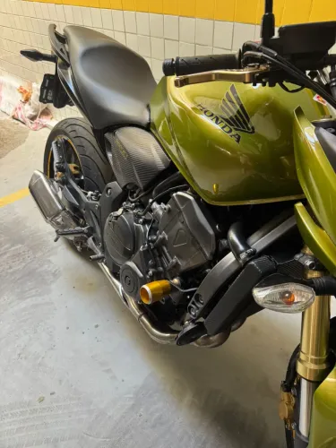 CB 600F Hornet (Impecável)