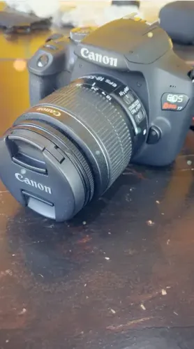 Máquina Fotográfica Canon EOS Rebel T7