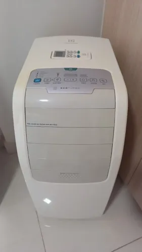 Ar-Condicionado Portátil Electrolux EcoTurbo 10.000 BTUs ? Quente/Frio ? 220V
