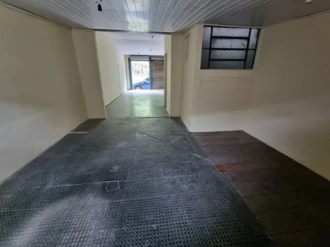 Loja para locação em Itaipava frente Estrada União Indústria
