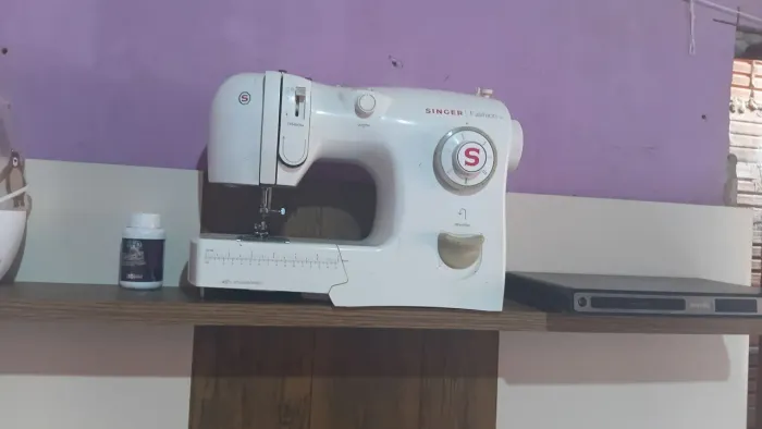 Vendo essa máquina de costura