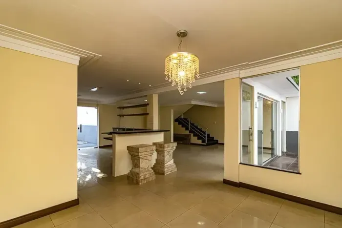 Casa 5 Suítes com Piscina | 274m² | Cremação | Financiável