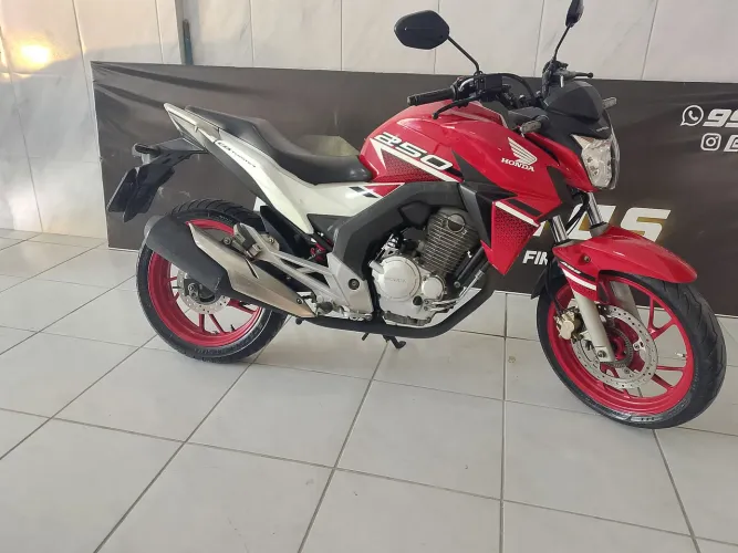 Twister 250 2022 c/ABS Extra de verdade 