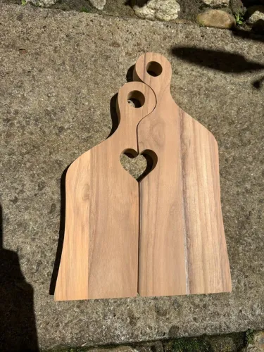 Tábua Love - Artesanal, feita em Madeira Teca