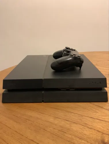 PLAYSTATION 4 - 1 CONTROLE ORIGINAL - 2 JOGOS