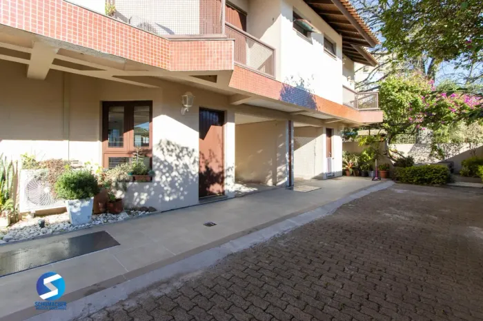 Casa em condomínio, com 3 dormitórios,