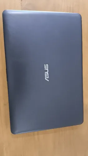Vendo notebook Asus 