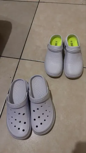 Crocs branca