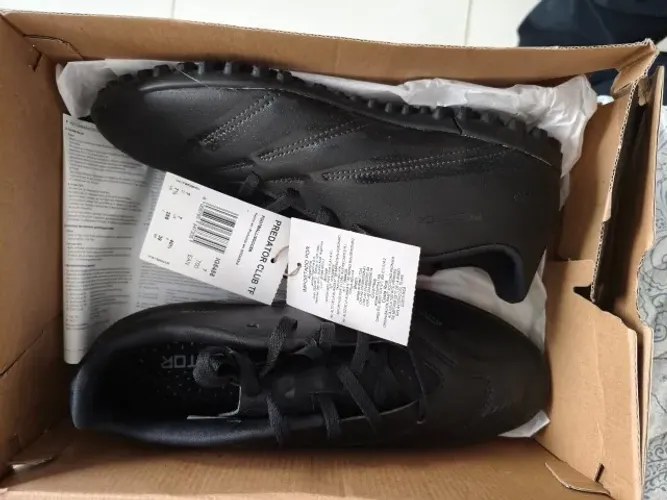 Chuteira Adidas Predator Preta 39
