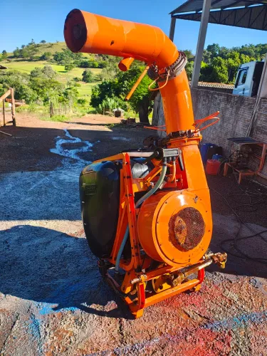 Pulverizador canhão trator 