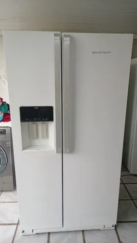 Vendo geladeira Side-by-Side (duas portas verticais
