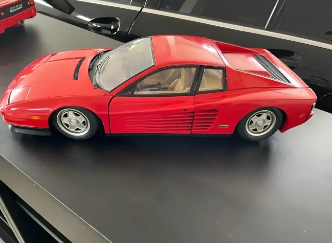 Miniatura Ferrari Testarossa Pocher 1:8