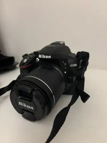 ? Nikon D5300 Completa + Lente 18-55 VR | Caixa Original | Conservadíssima