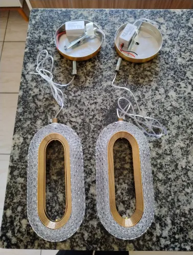 2 Lustres Lâmpada Oval dourada