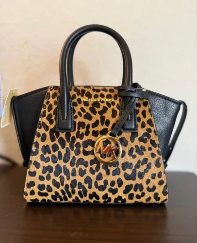 Bolsa MK nova e pequena