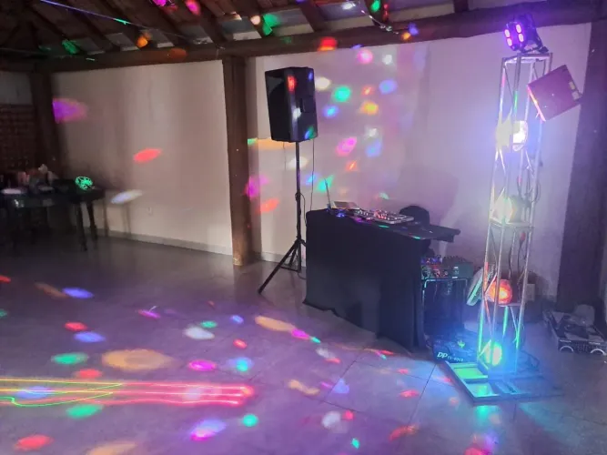 SOM JOGO DE LUZ E DJ