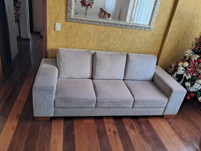Sofá de 3 Lugares com 2.20 Metros Bom estado