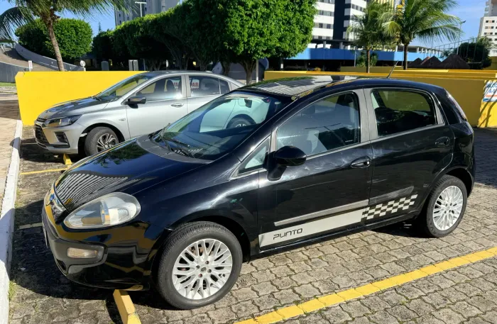 Fiat Punto Attractive 1.4 Fire Flex 8V 5P 2013