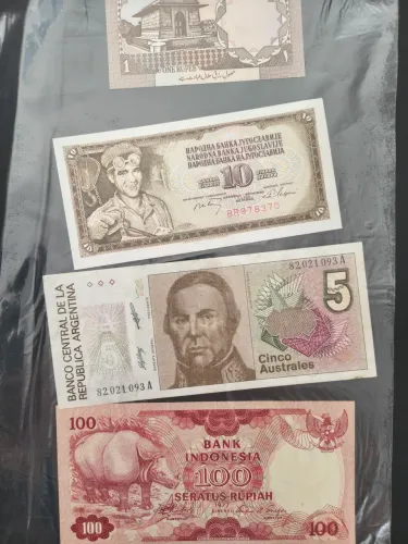 Notas antigas e estrangeiras