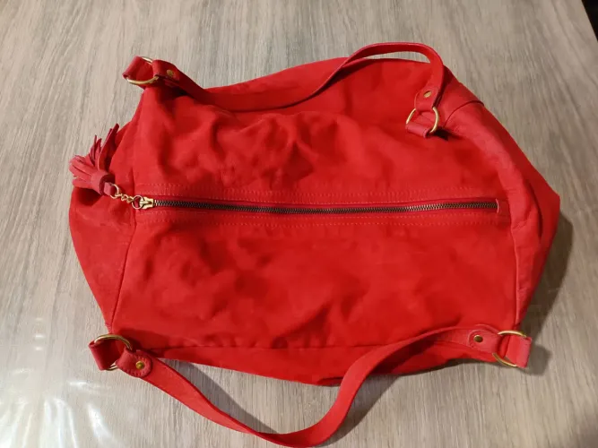 Bolsa vermelha camurça