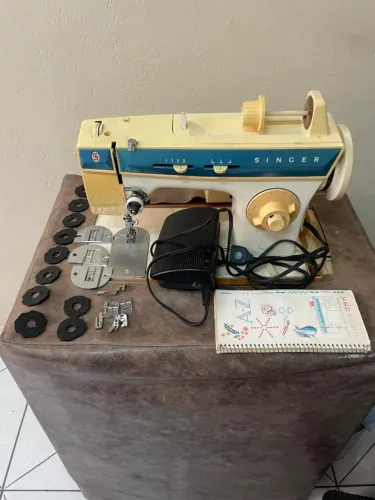 Máquina de Costura SINGER FACILITA 288 - Costura reta, zig-zap e bordagem. COMPLETA.