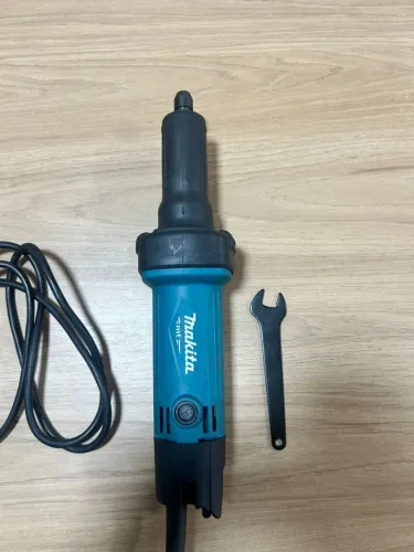 RETIFICADEIRA MAKITA - M9100B - 220V - 480W - 1/4 sem caixa(SEMINOVO)