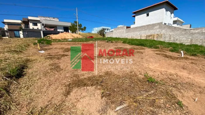 Terreno à Venda no Residencial Santa Maria em Vinhedo/SP  300 m² e Plano