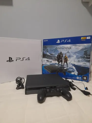 Playstation 4 1TB último modelo na caixa