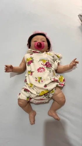 Boneca Bebê Reborn modelo Kylin