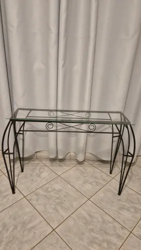 Mesa Aparador em Ferro com Tampo de Vidro ? Estilo Retrô