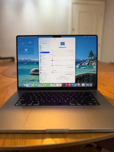 MacBook Pro 16 M1 Max 64GB RAM | 1TB SSD | 24-Core GPU |