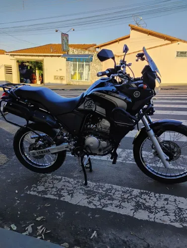 Ténéré 2011 moto muito conservada sem detalhes não tem um arranhão nunca foi na terra