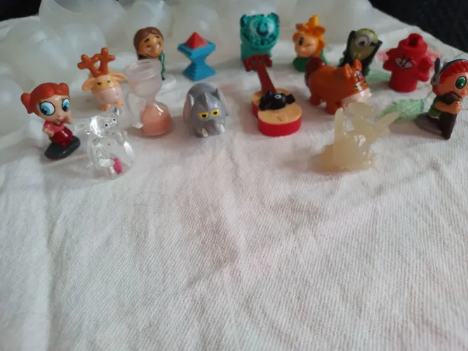 Kinder ovo antigo ,80 reais
