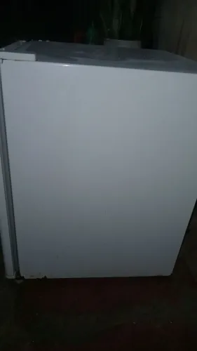 Vende-se um frigobar 