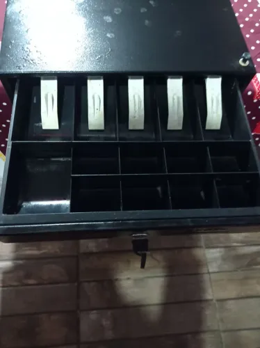 Estou vendendo esse caixa