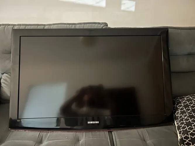 TV Samsung 40 Polegadas LCD HD - HDMI - Modelo LN40B450
