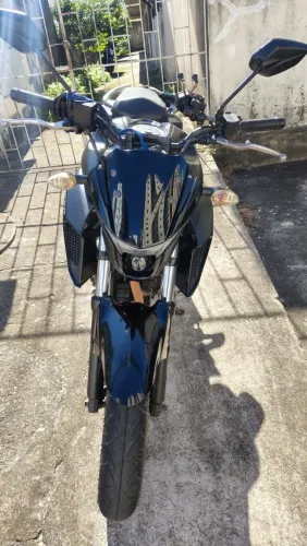 Vendo moto quitada único dono *