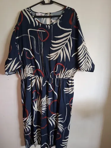 Vestido tecido leve Plus Size manga e elástico na cintura