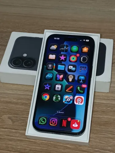 iPhone 16 