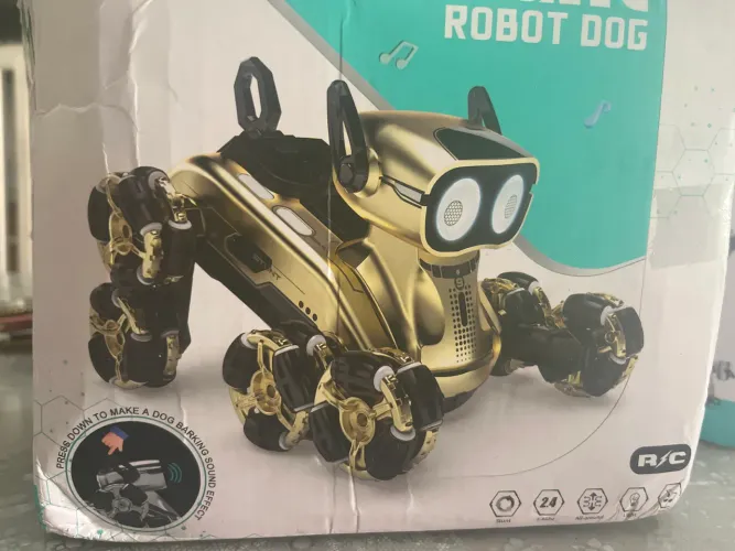 Cachorro robô com controle remoto