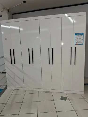 Guarda roupa em excelente estado