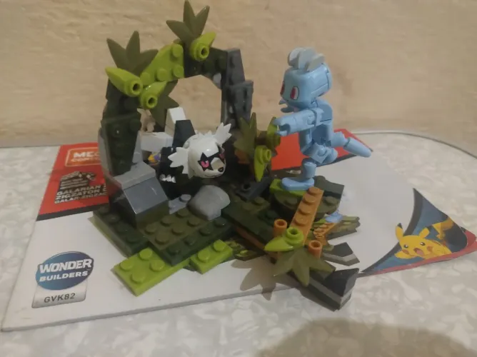 Pokemon Mega Construx Zigzagoon de galar vs Machop tipo lego